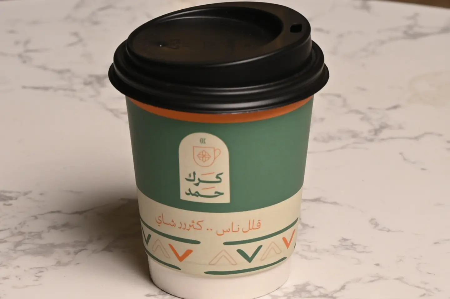 شاي احمر كوب ورقي