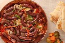 طاجن سجق بالبصل