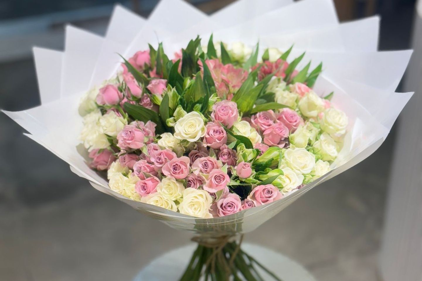 باقة ورد طبيعي واقف
