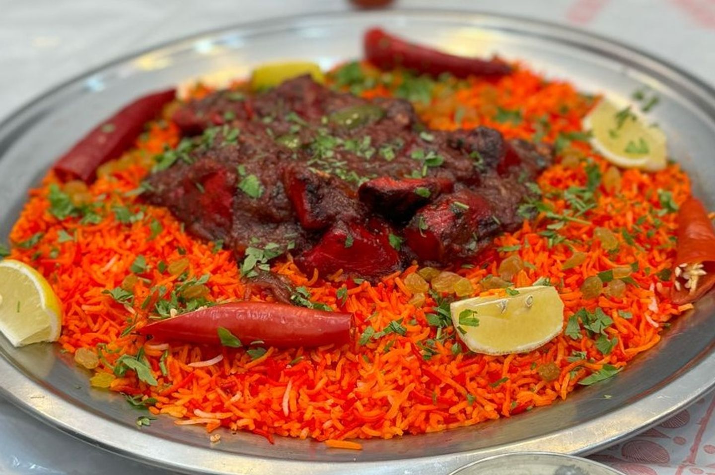 دجاج خمس وستون