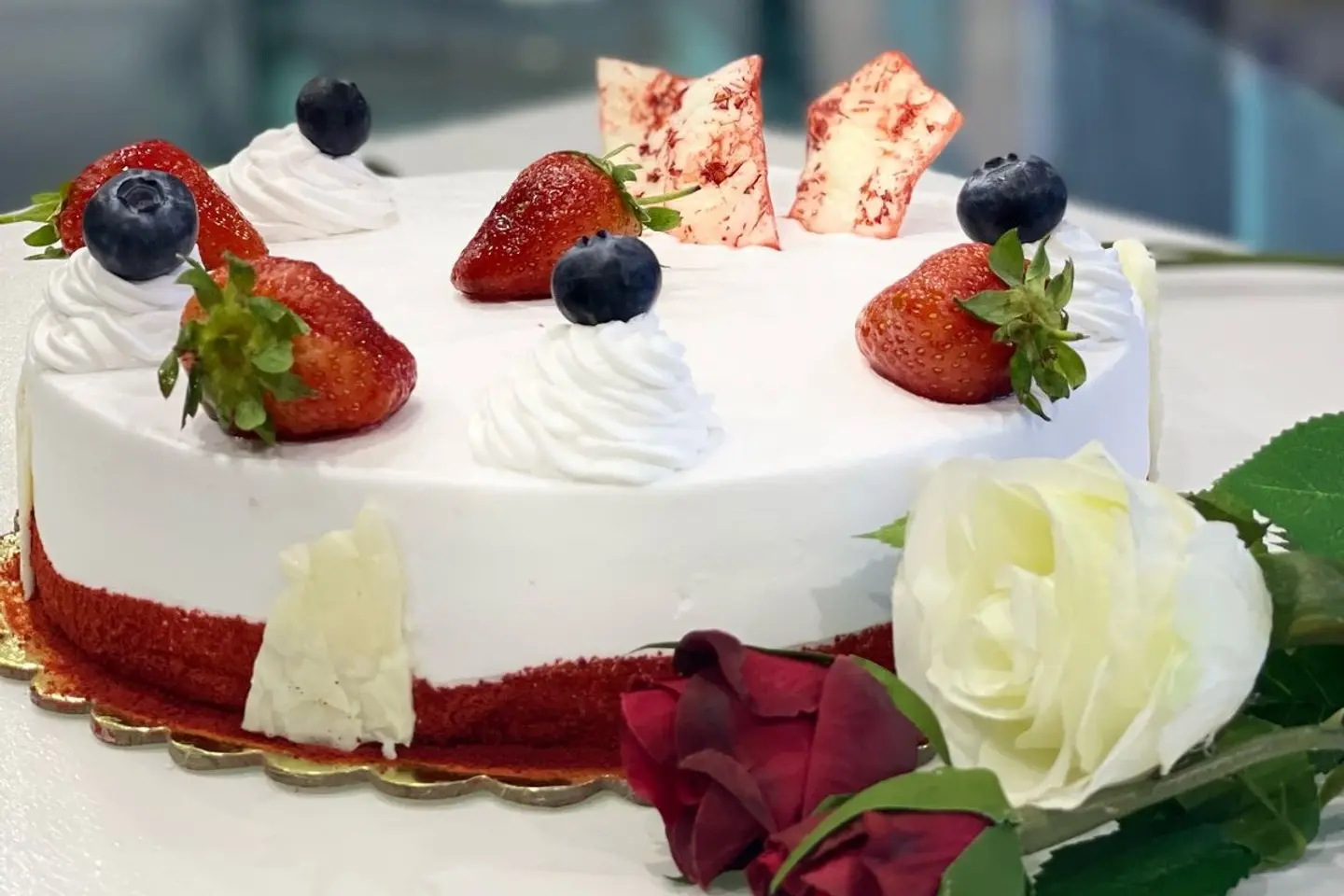 كيكة الغابة البيضاء وايت فوريست