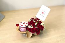 Small Cupcake With Roses