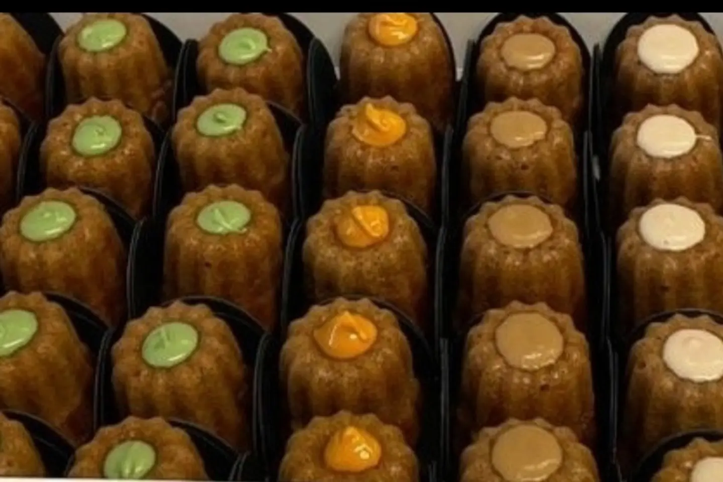 بوكس ميني كيكة تمر ١١ قطعة