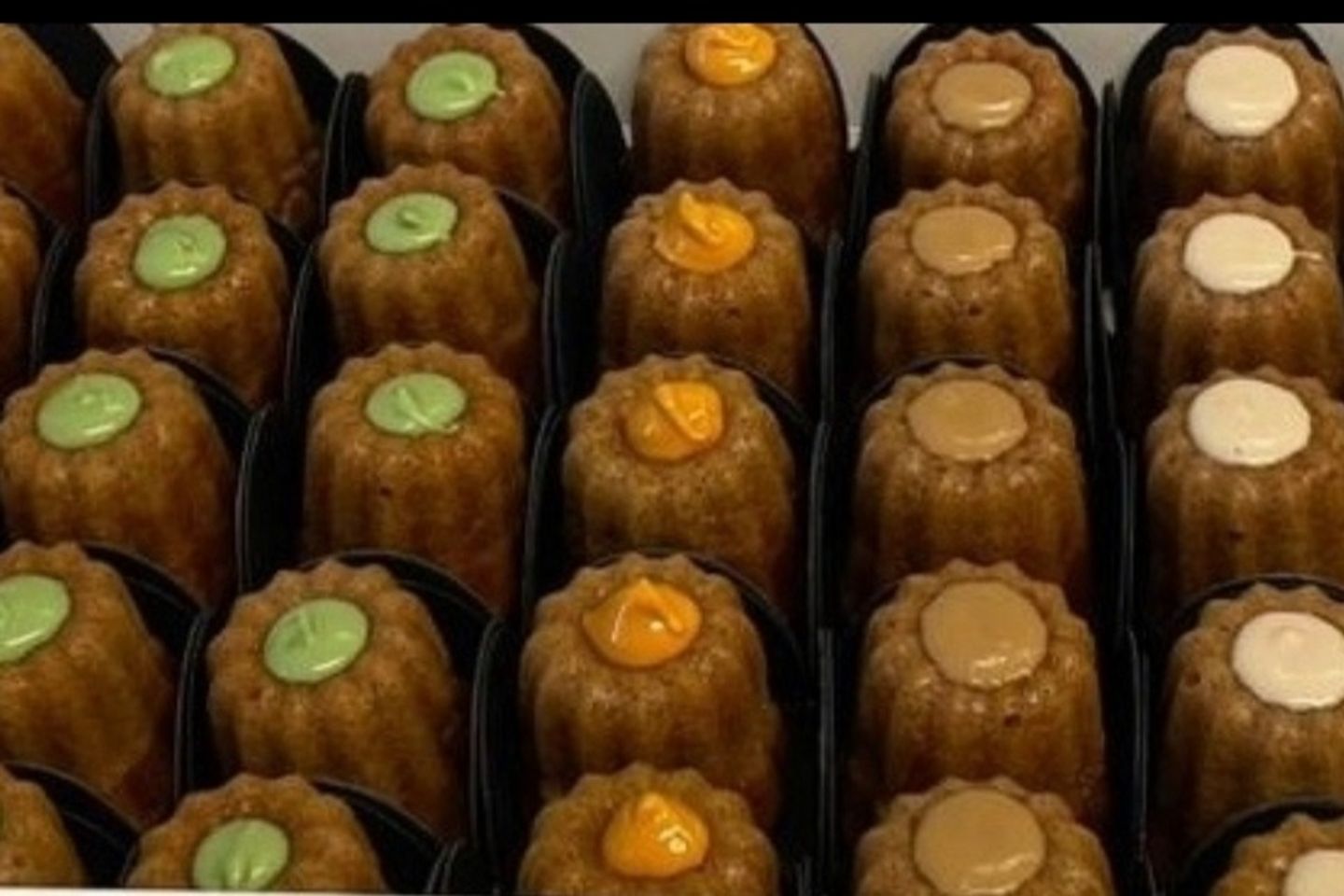 بوكس ميني كيكة تمر ١١ قطعة