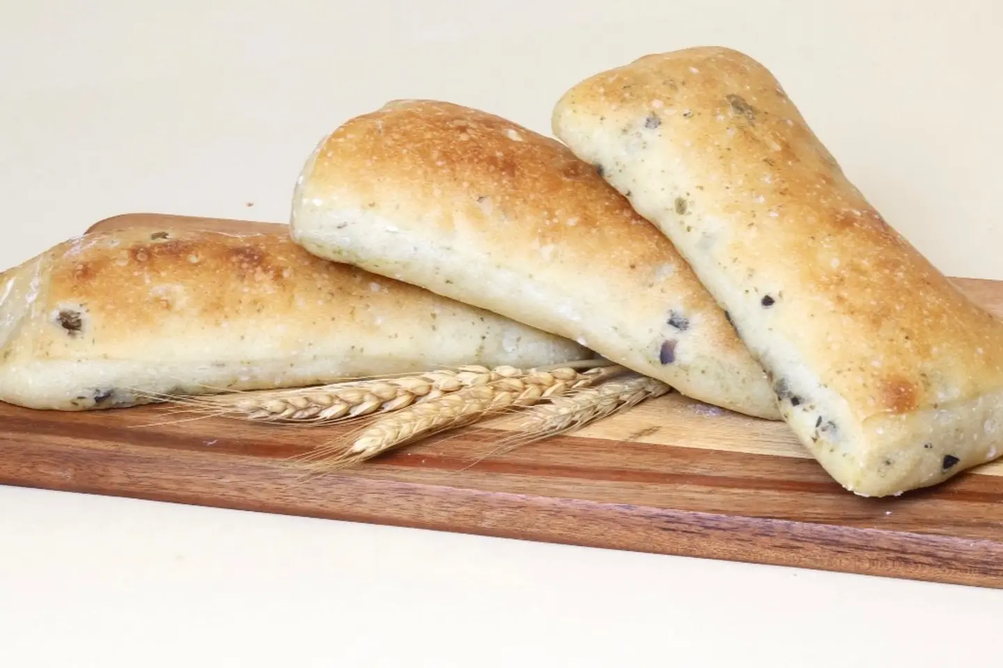 S Ciabatta Bread With Thyme And Olives