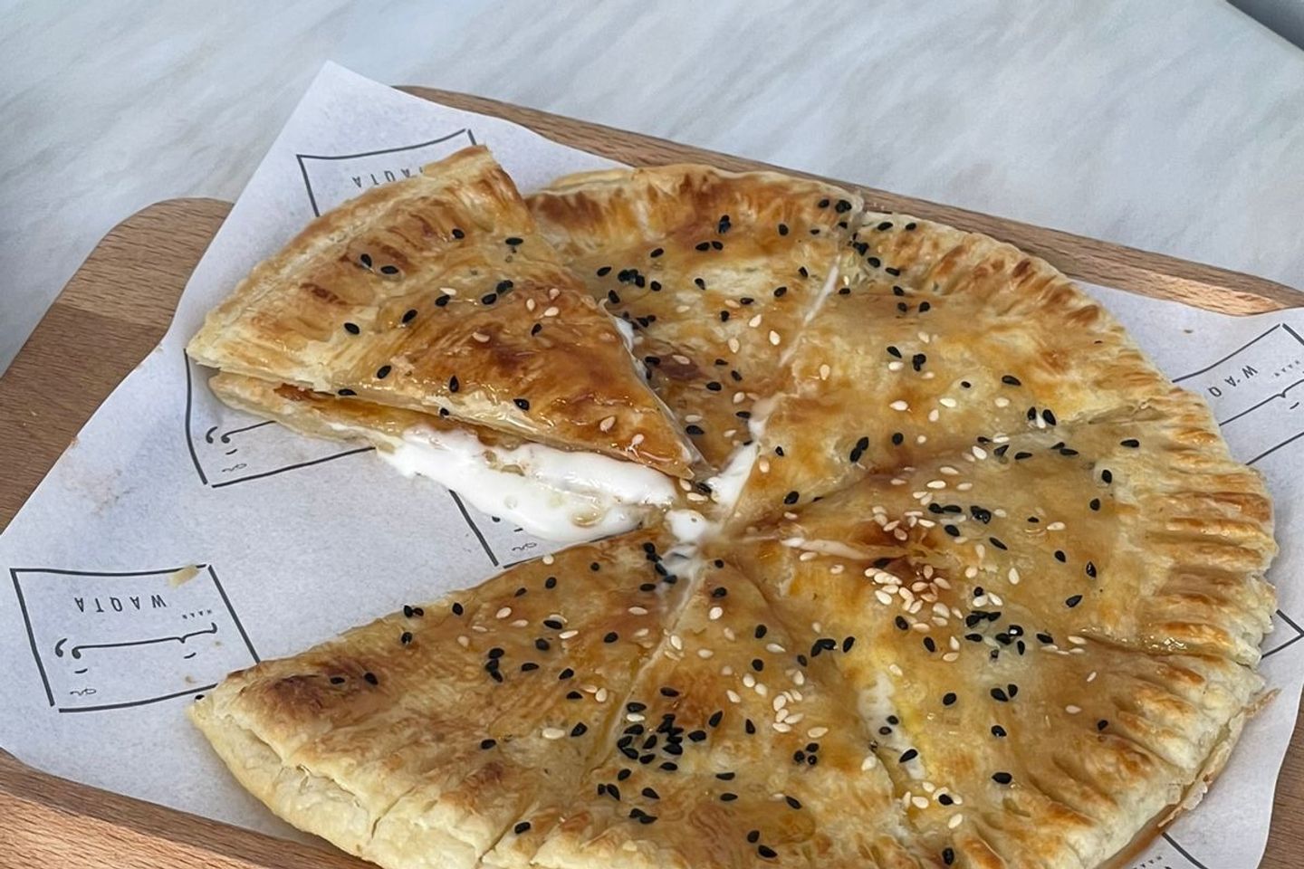 فطيرة اللبنه بالعسل