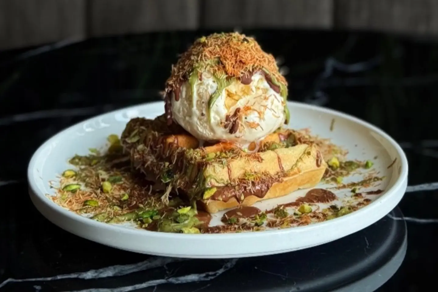 وافل بالكنافة