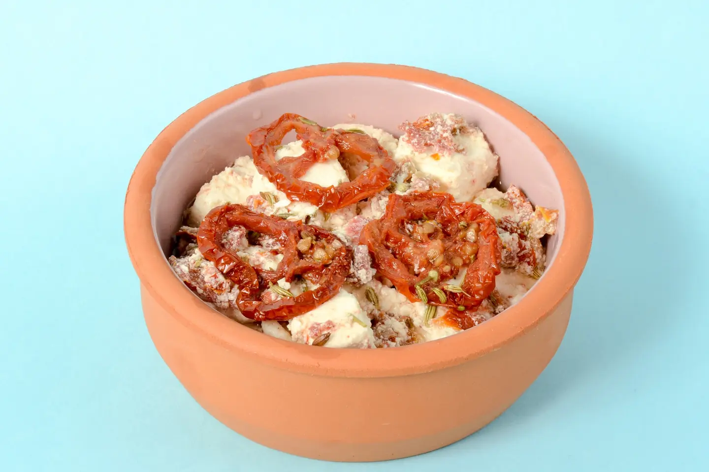 جبنة بالطماطم المجففة