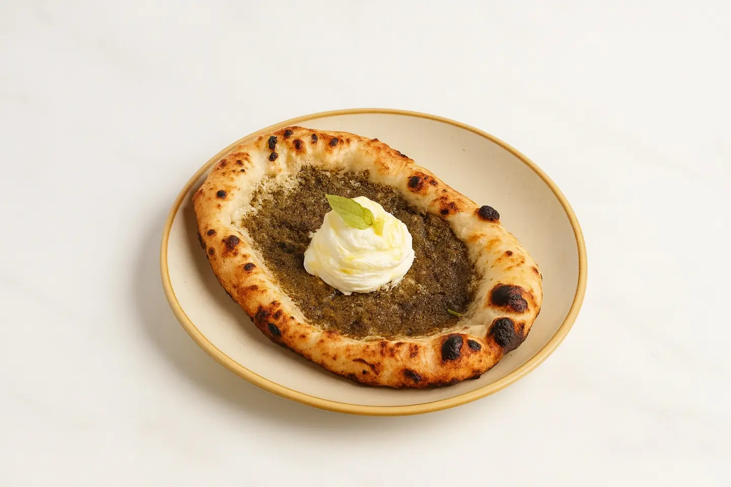 فوكاشيا لبنة وزعتر