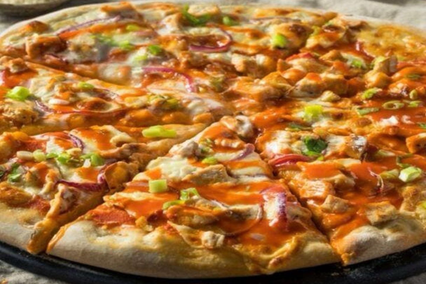 Large Dynamite Chicken Pizza