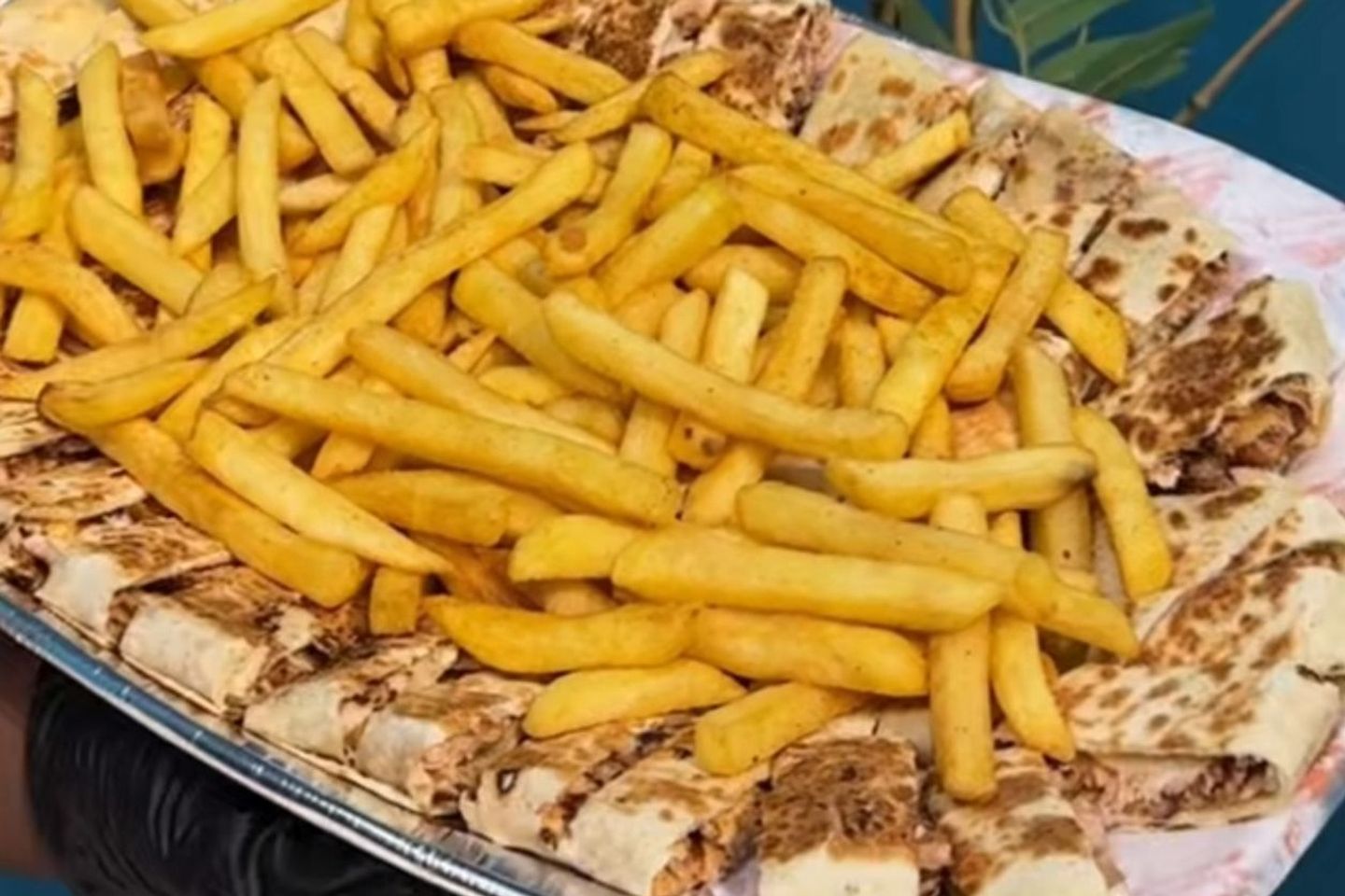 شاورما عربي وسط