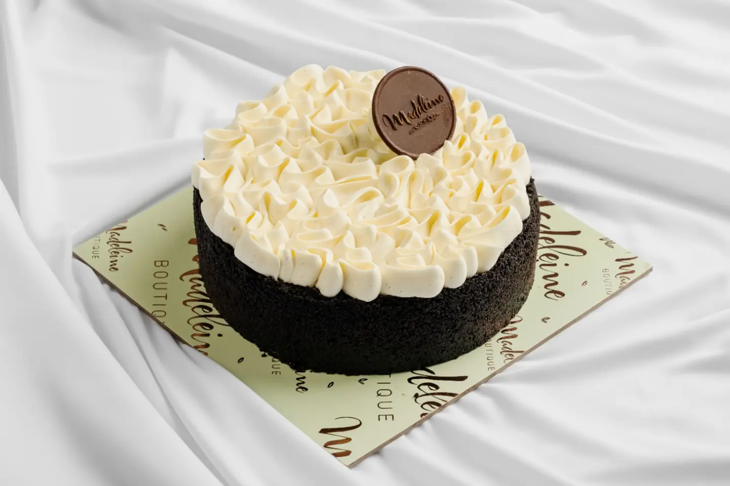 Red Velvet Cheesecake