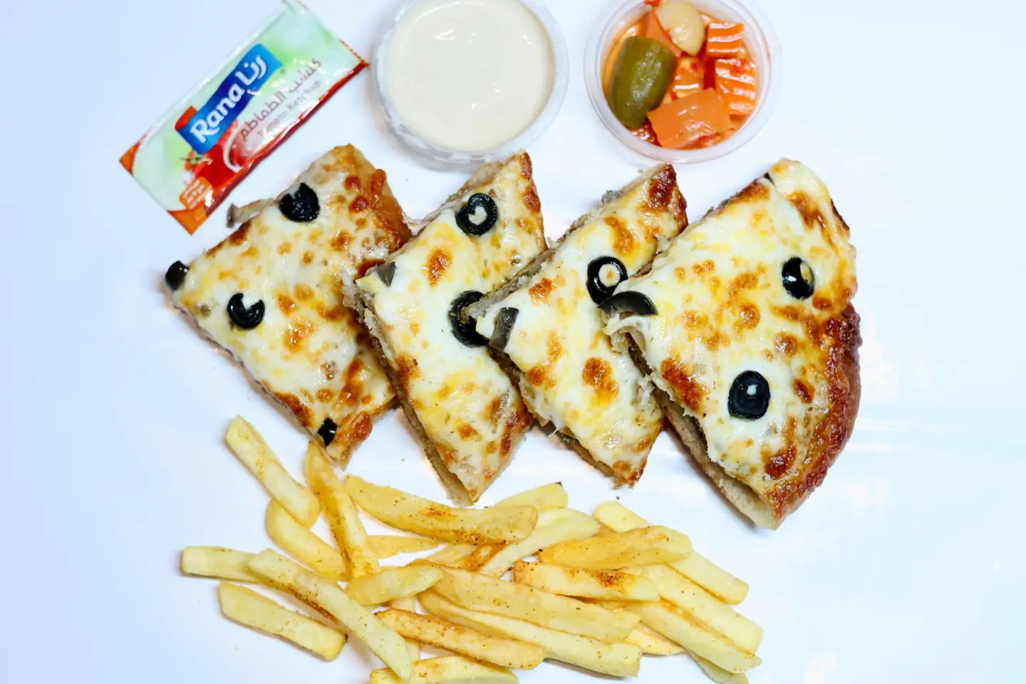 حواوشى مع الجبنه والزيتون