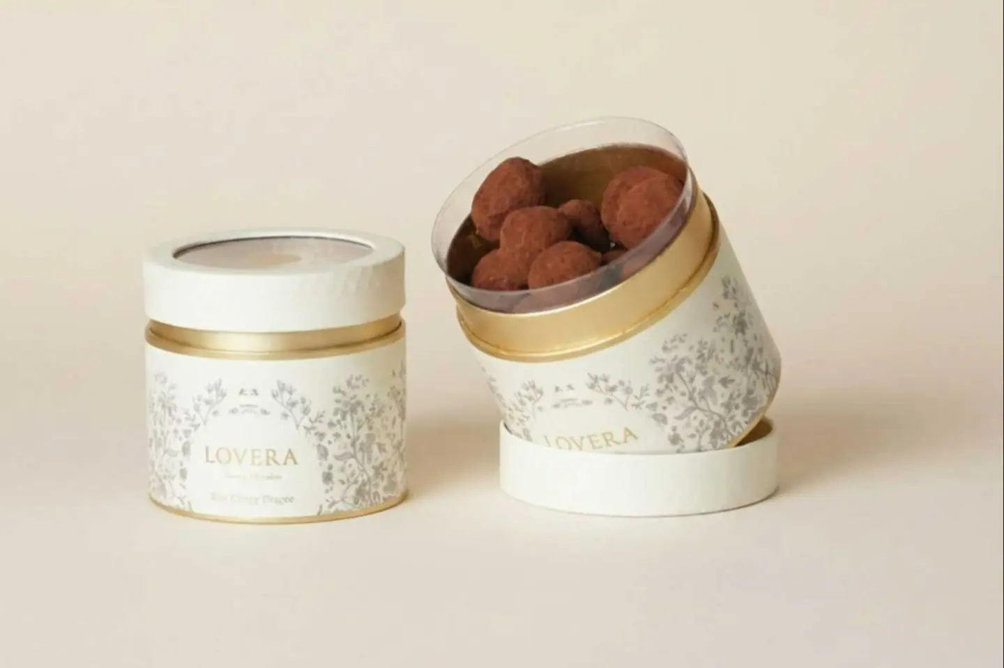 ترفل السعادة