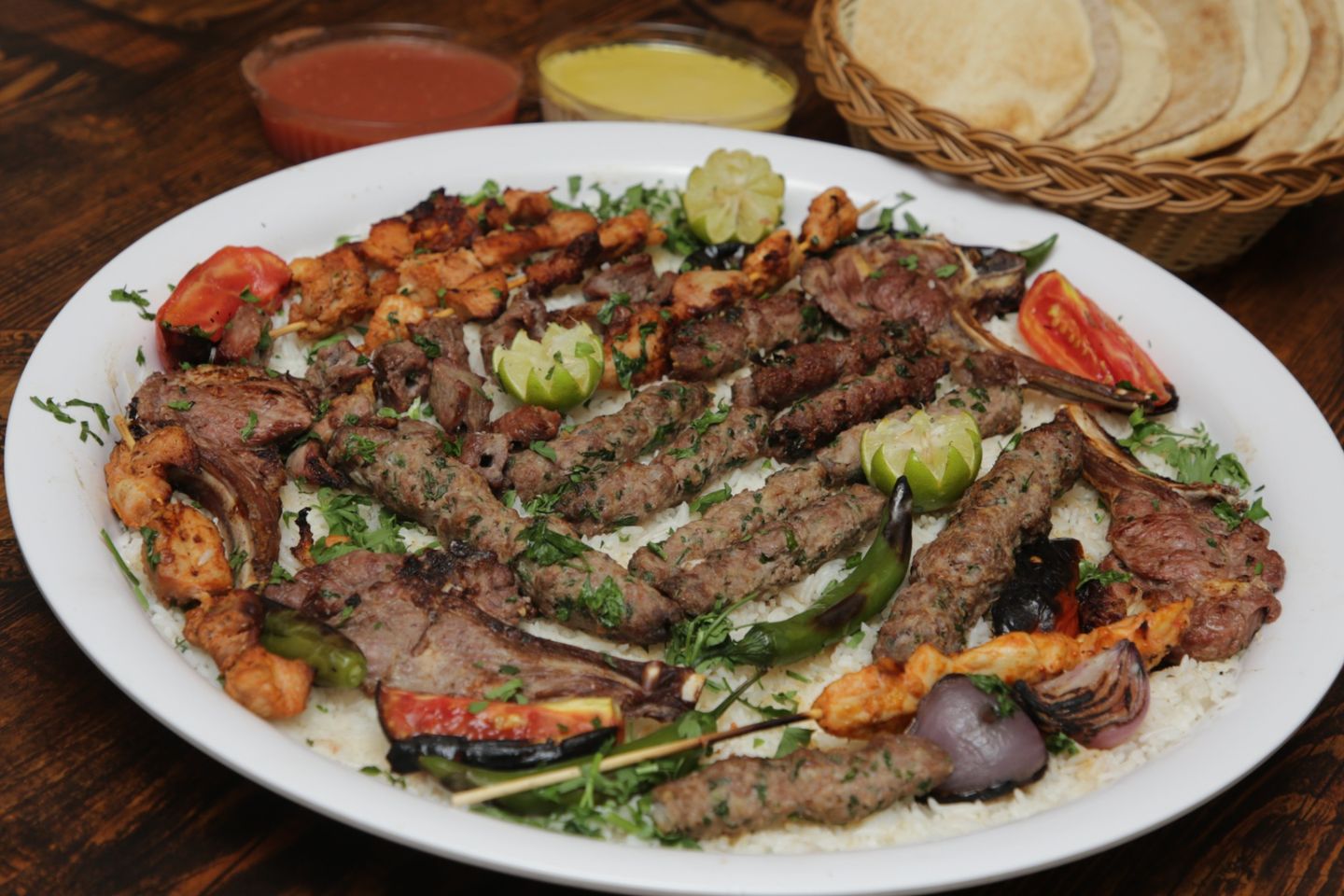 طبق العائلة
