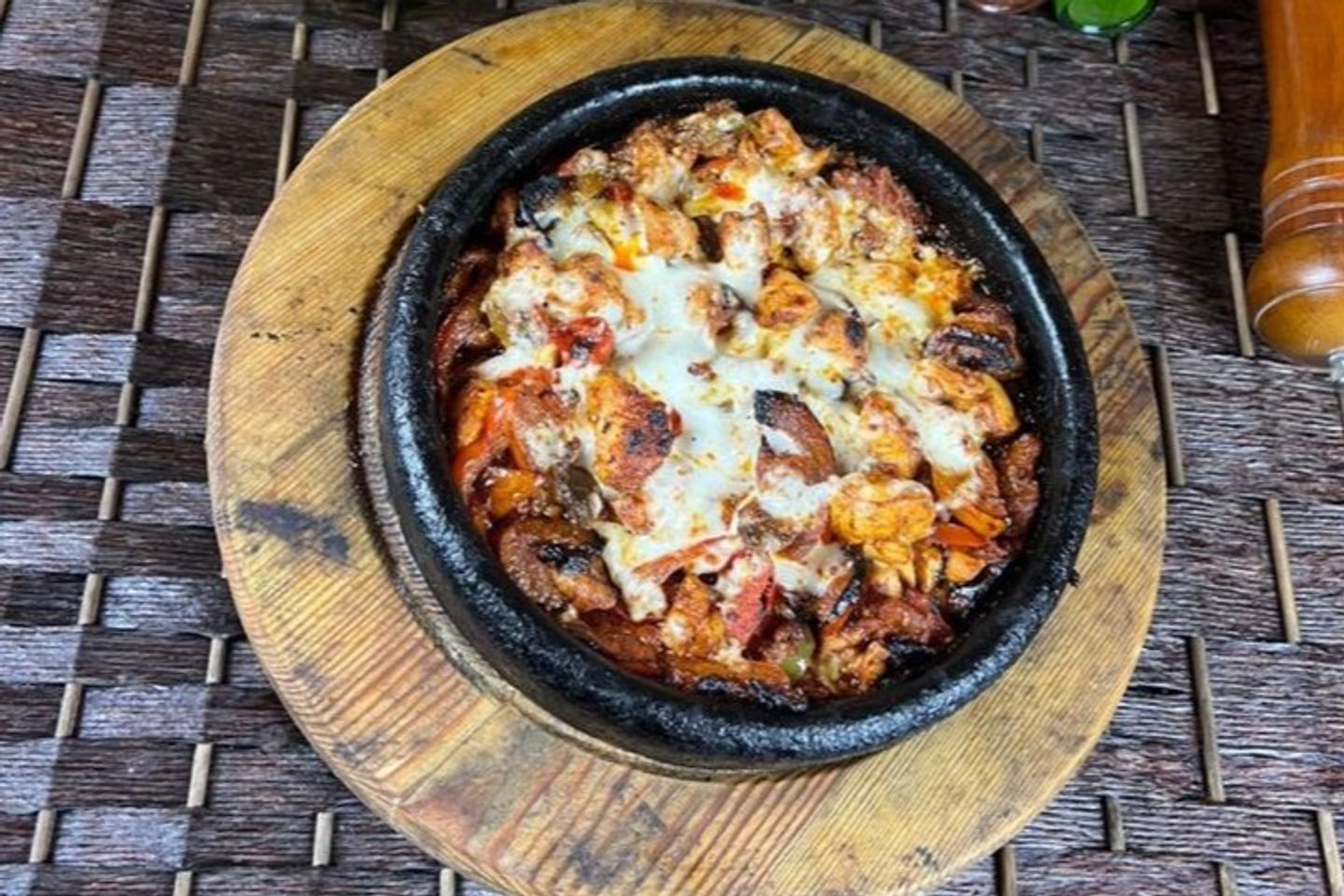 طاجن فخار بالدجاج