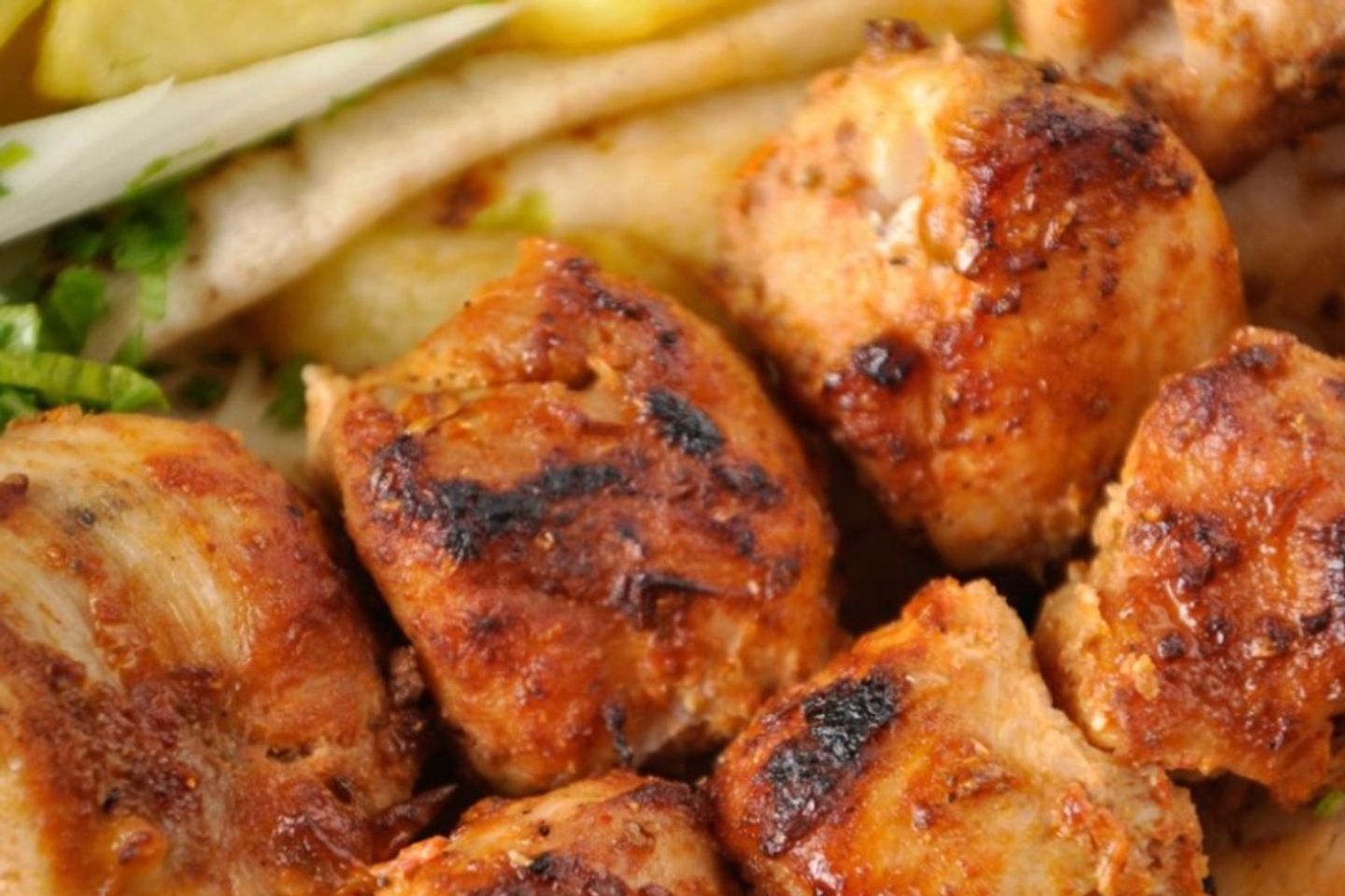 صحن شيش طاووق