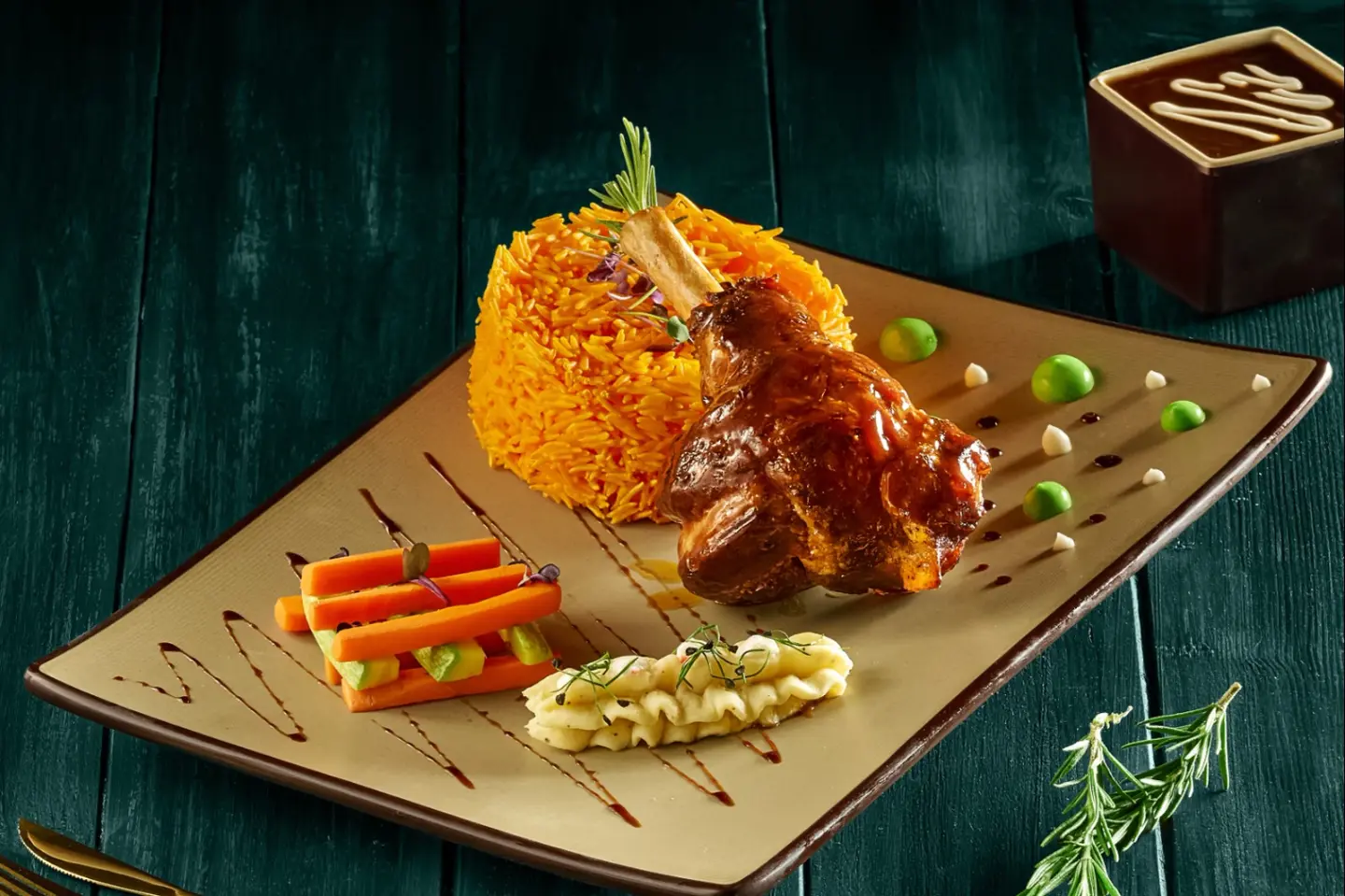 لحوم مدخنة موزة غنم