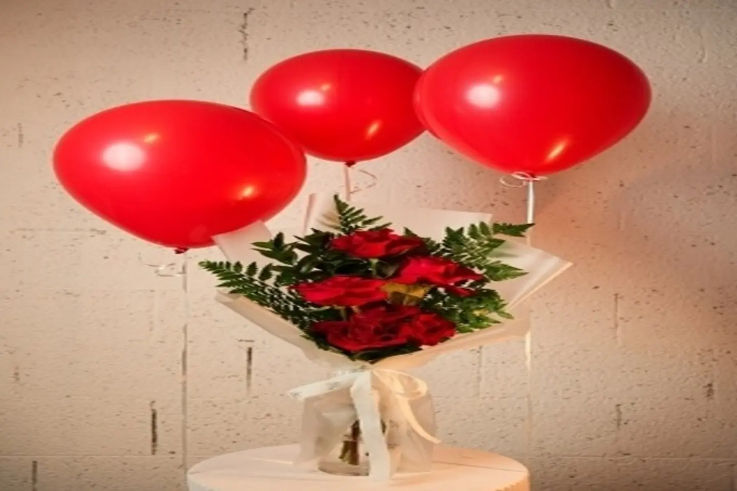 الباقة الحمراء البسيطة