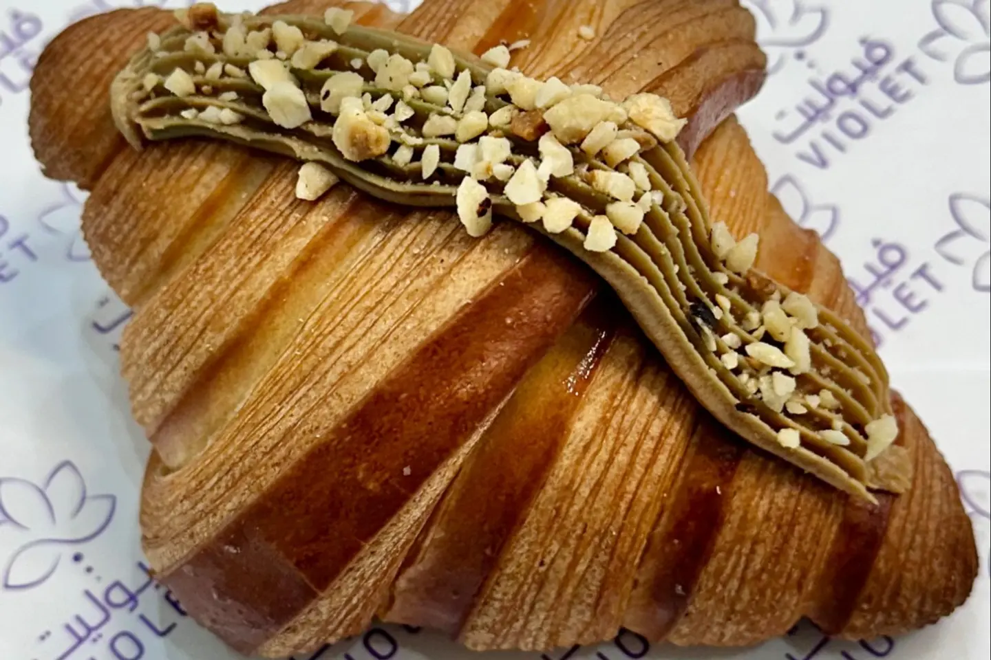 قطعة كرواسون لوتس