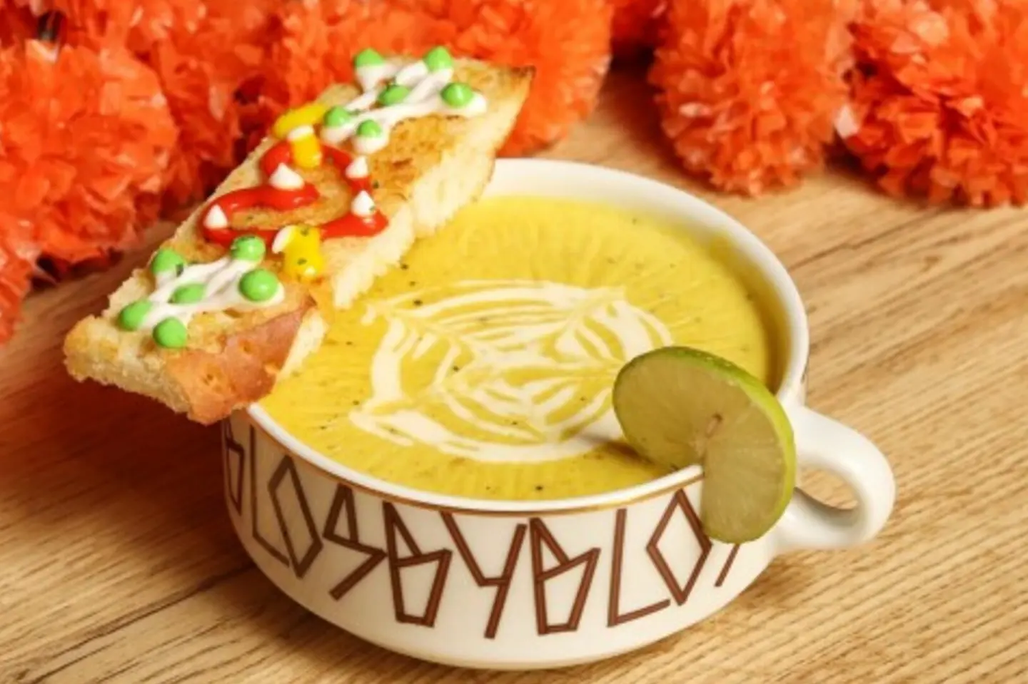 شوربة عدس بالكريمه