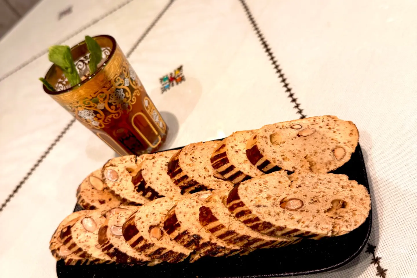 Royal Almond Fekkas