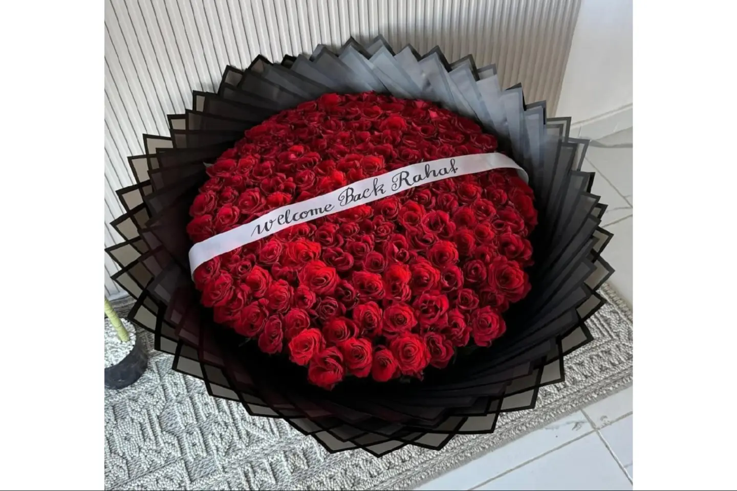باقه ورد احمر كبيره