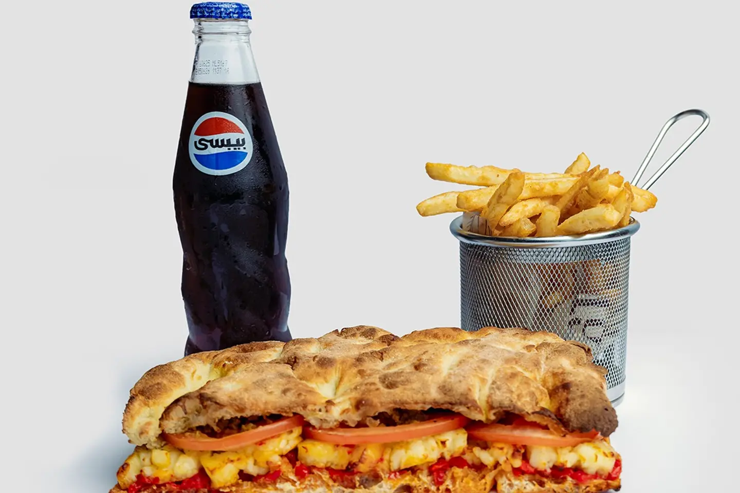 وجبة جبنة الحلوم الحارة كبير
