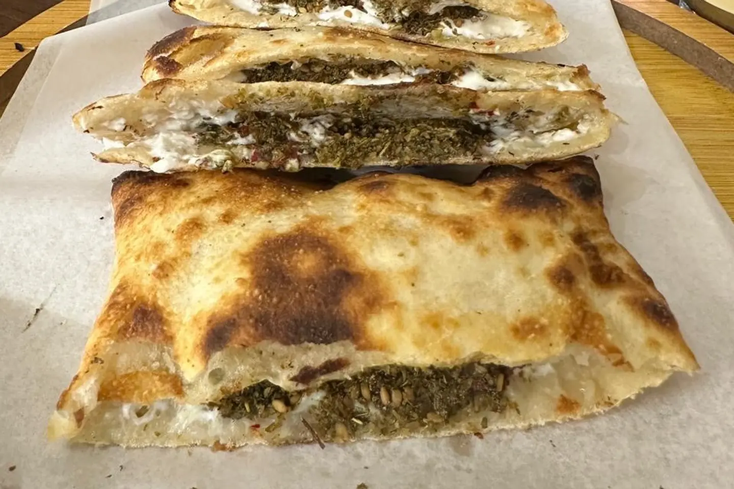 فطيرة لبنة زعتر