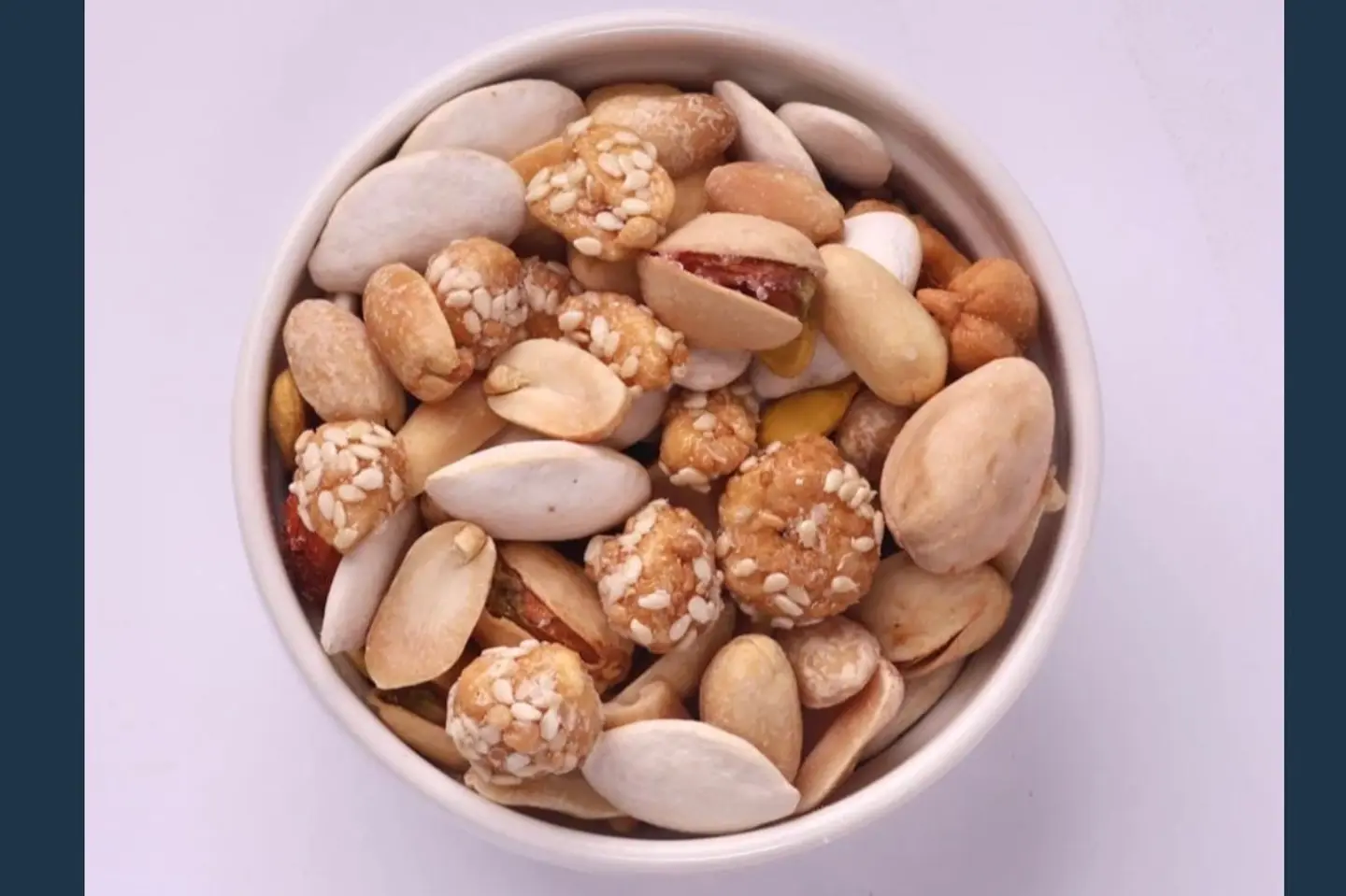 مكسرات مشكلة