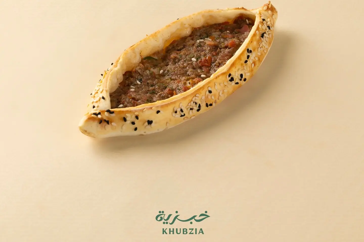 قارب لحم بعجين