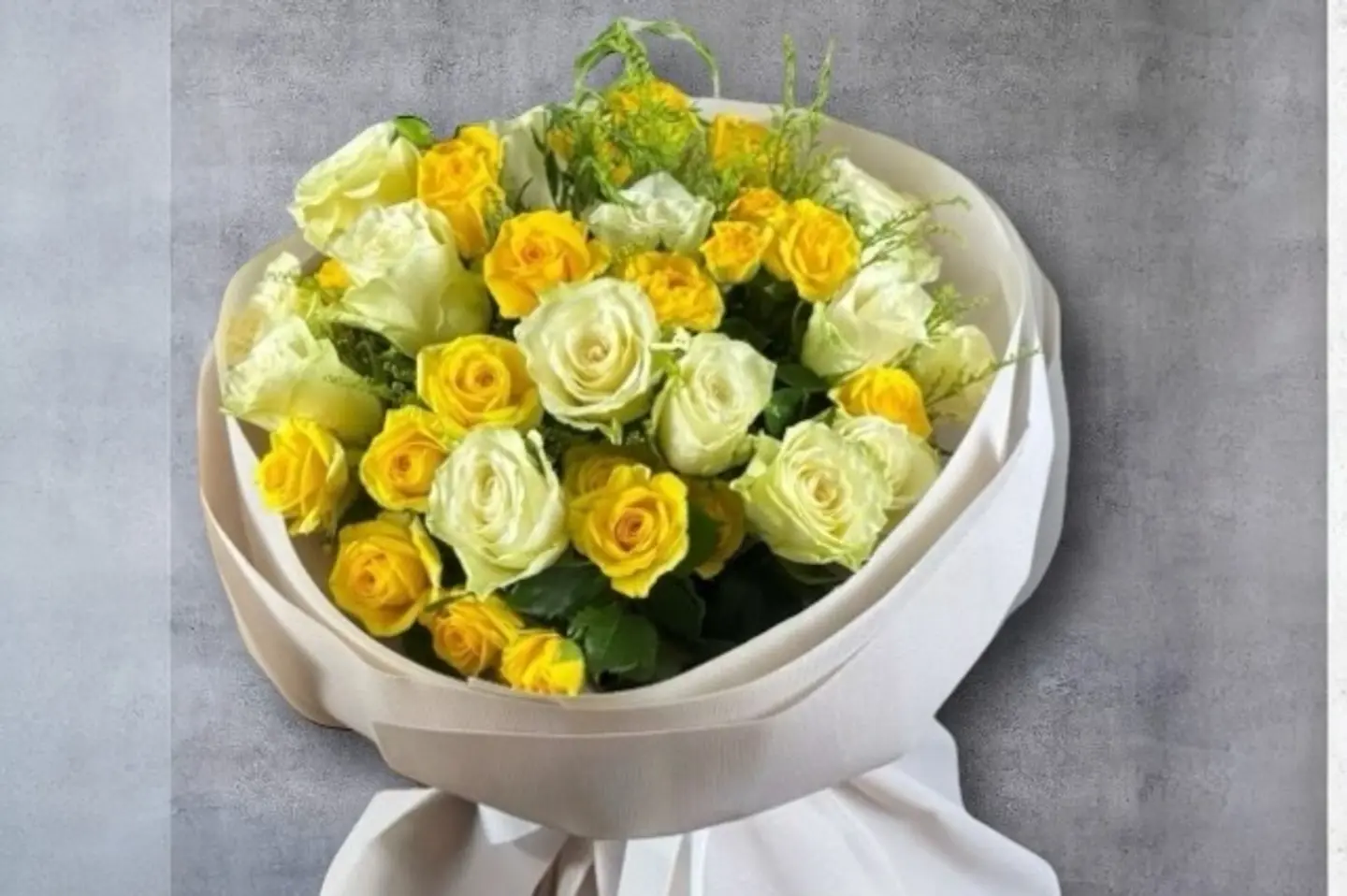 Yellow And White Roses Bouquet