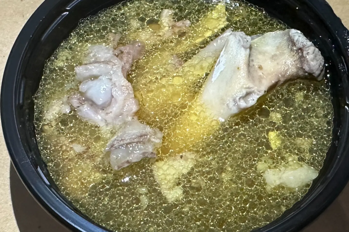 مرق بالعظم