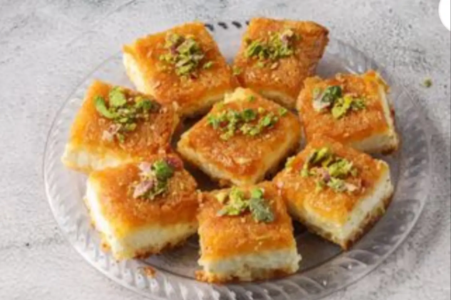 بسبوسة روز بالقشطة كبير