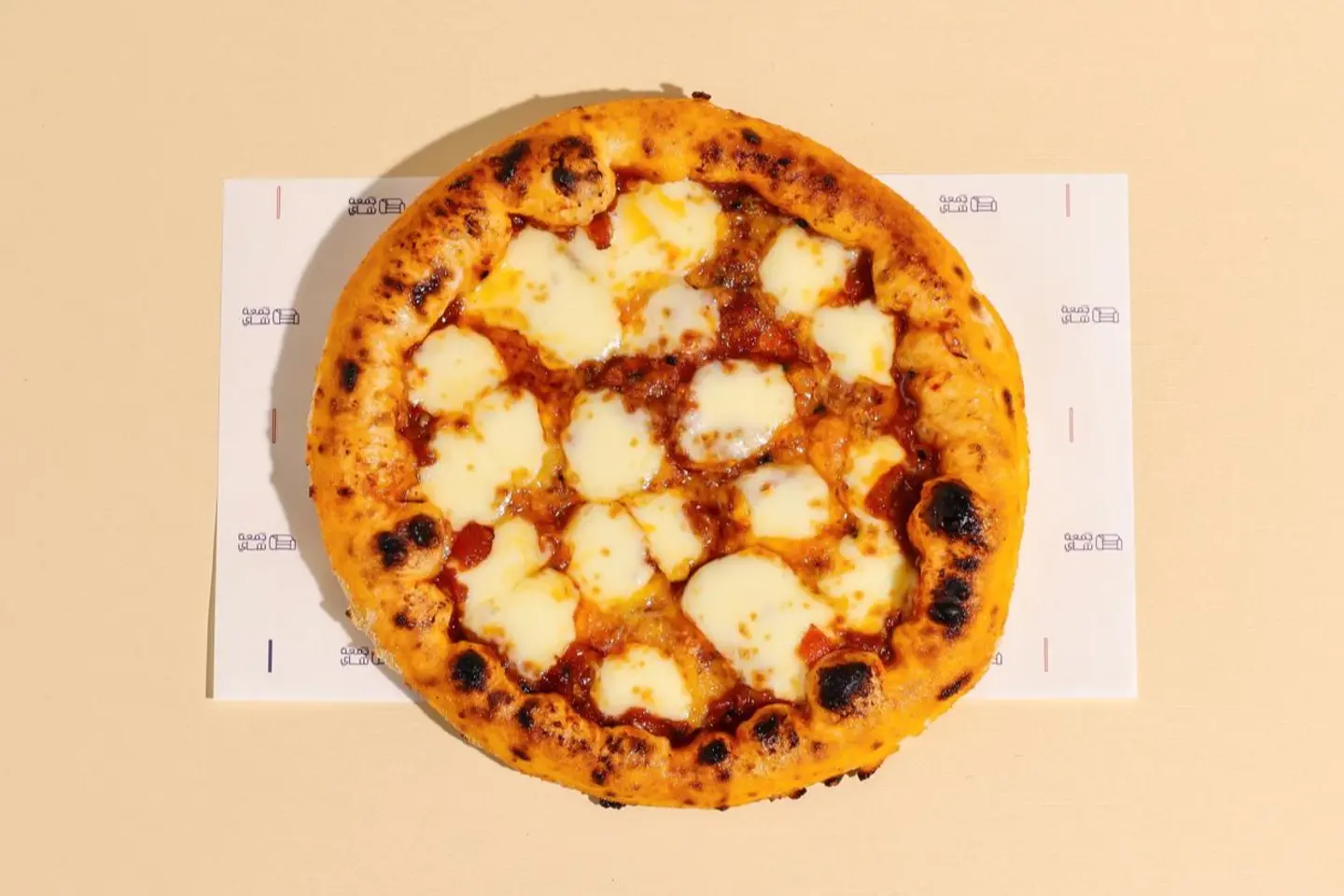 بيتزا محمرة