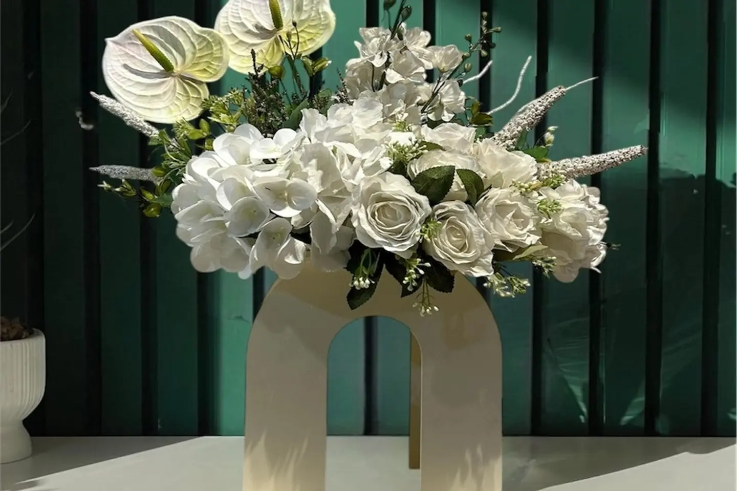 قوس الورد المميز