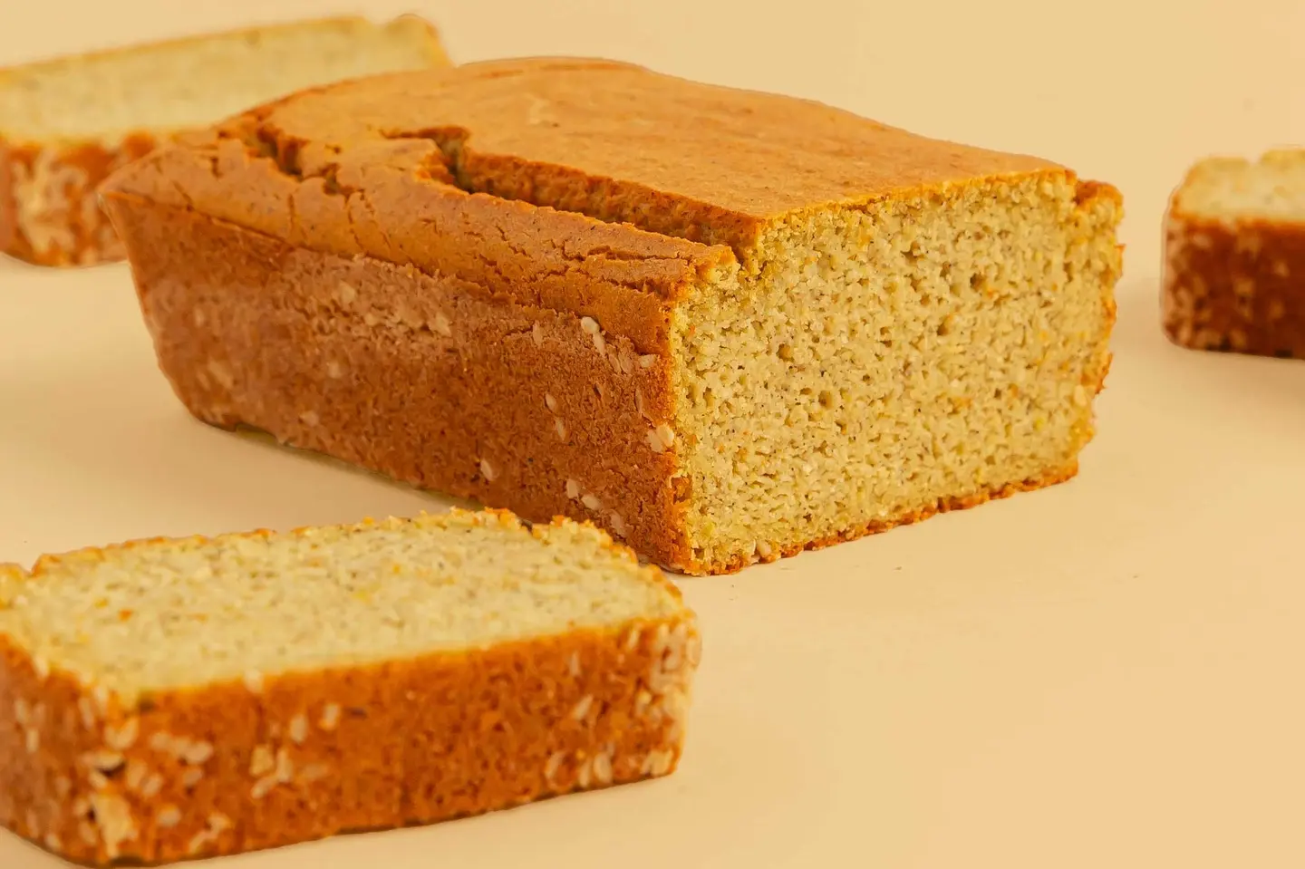 Cardamom And Saffron Keto Cake
