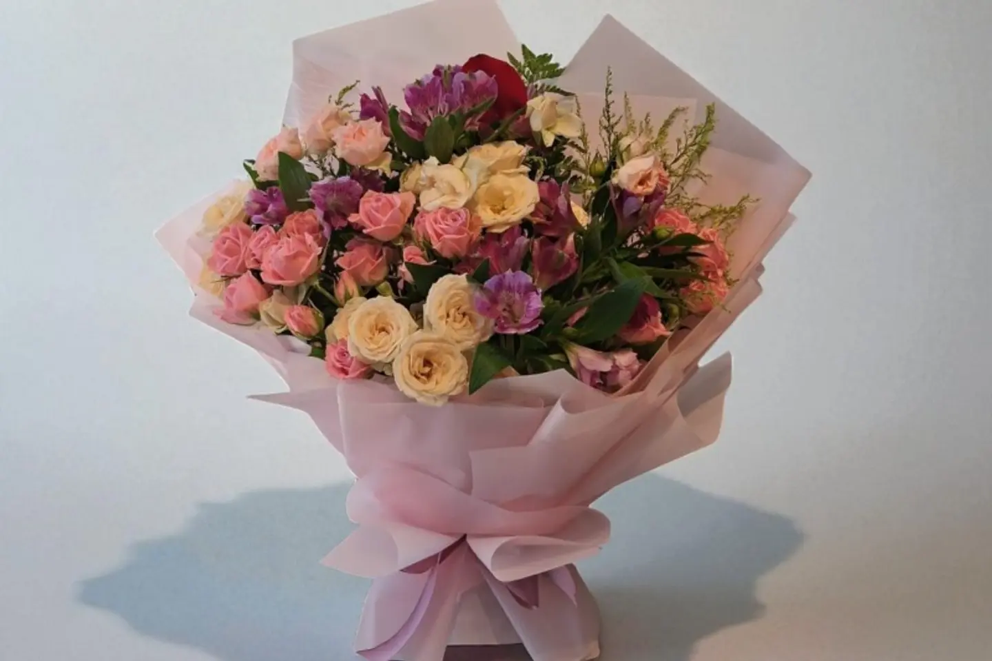 بوكية ورد كلاسيكية فخمة رقم ١٠١٤