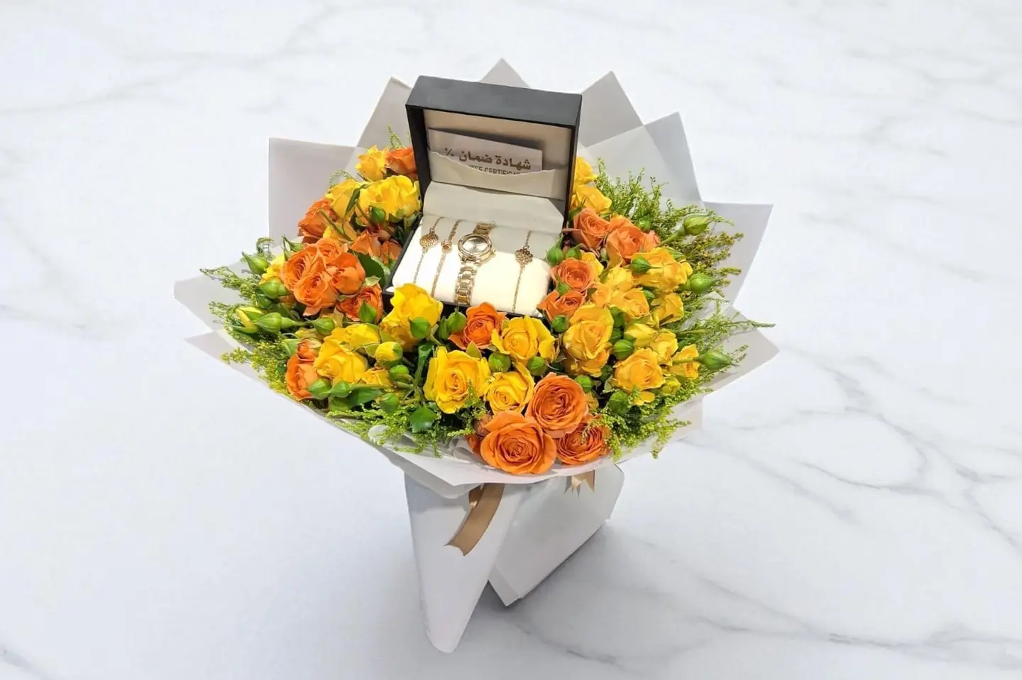 بوكية ورد مع هدية طقم نسائي رقم ٥٠١٨