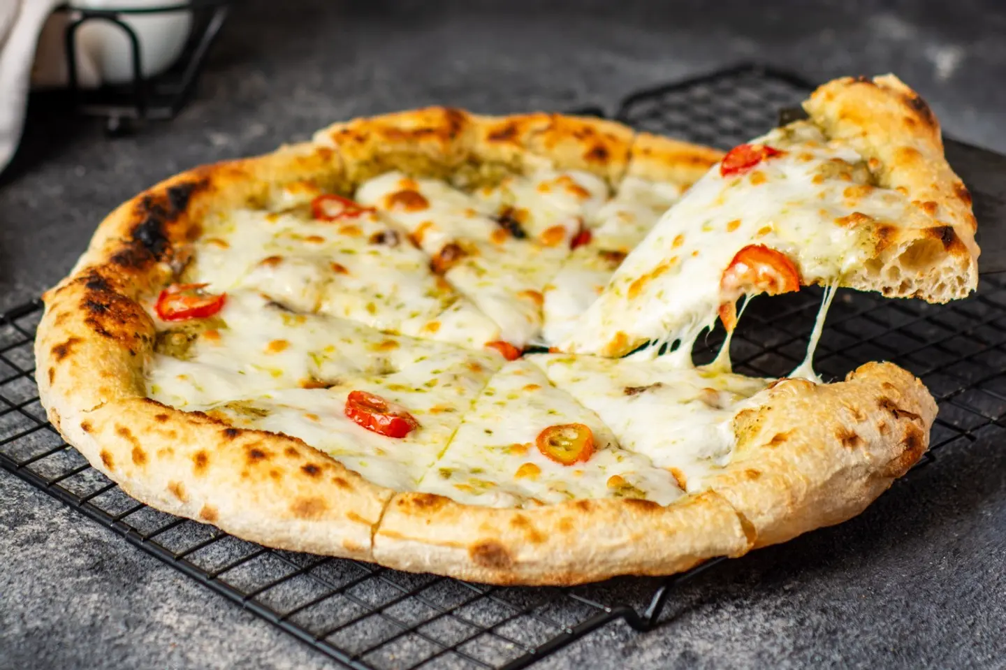 بيتزا البيستو صغيرة