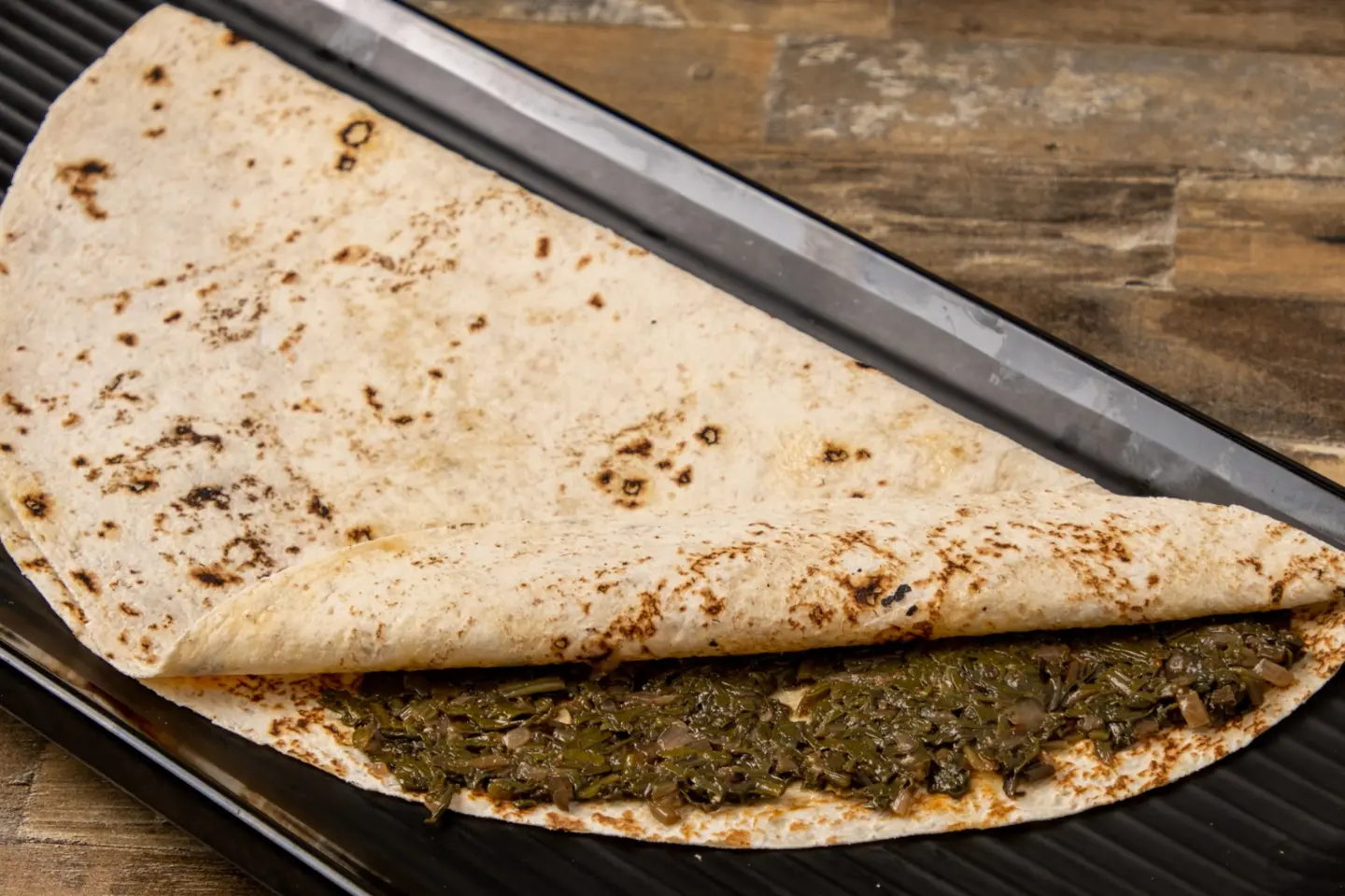 سبانخ بالجبنة على الصاج