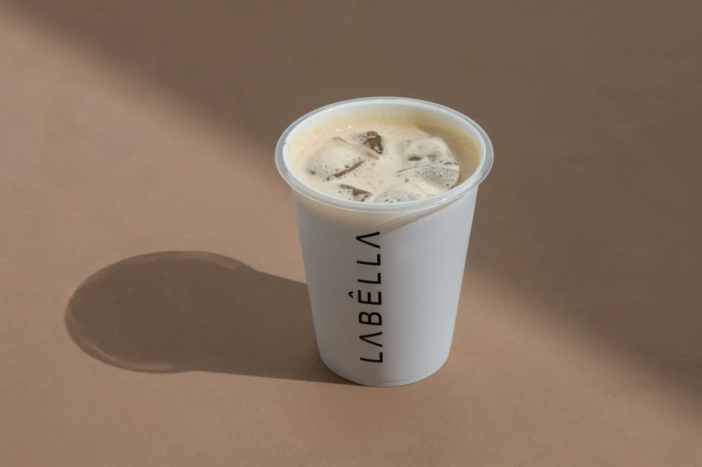 ايس شيكن وايت موكا