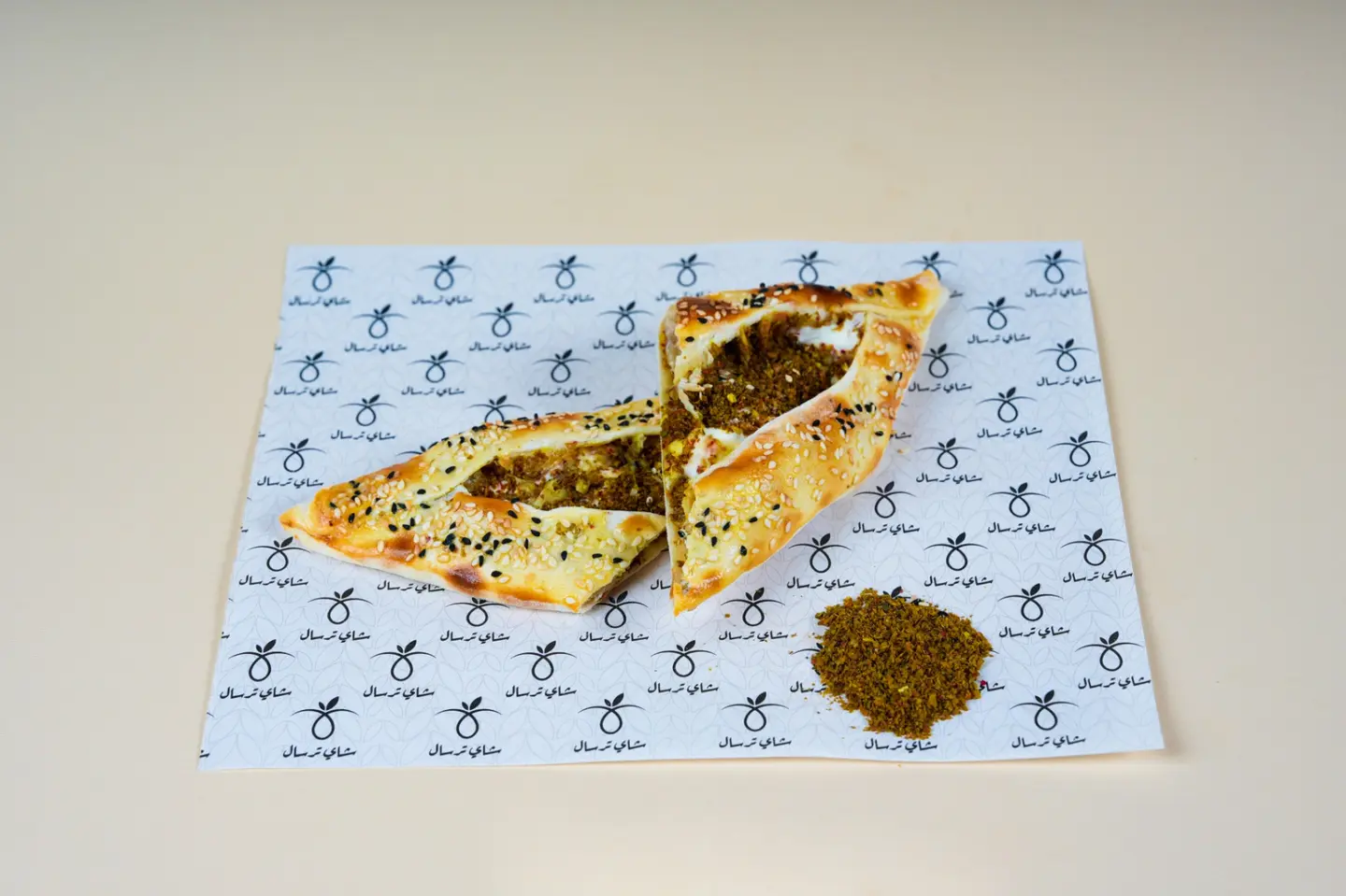 فطيرة لبنة بالزعتر