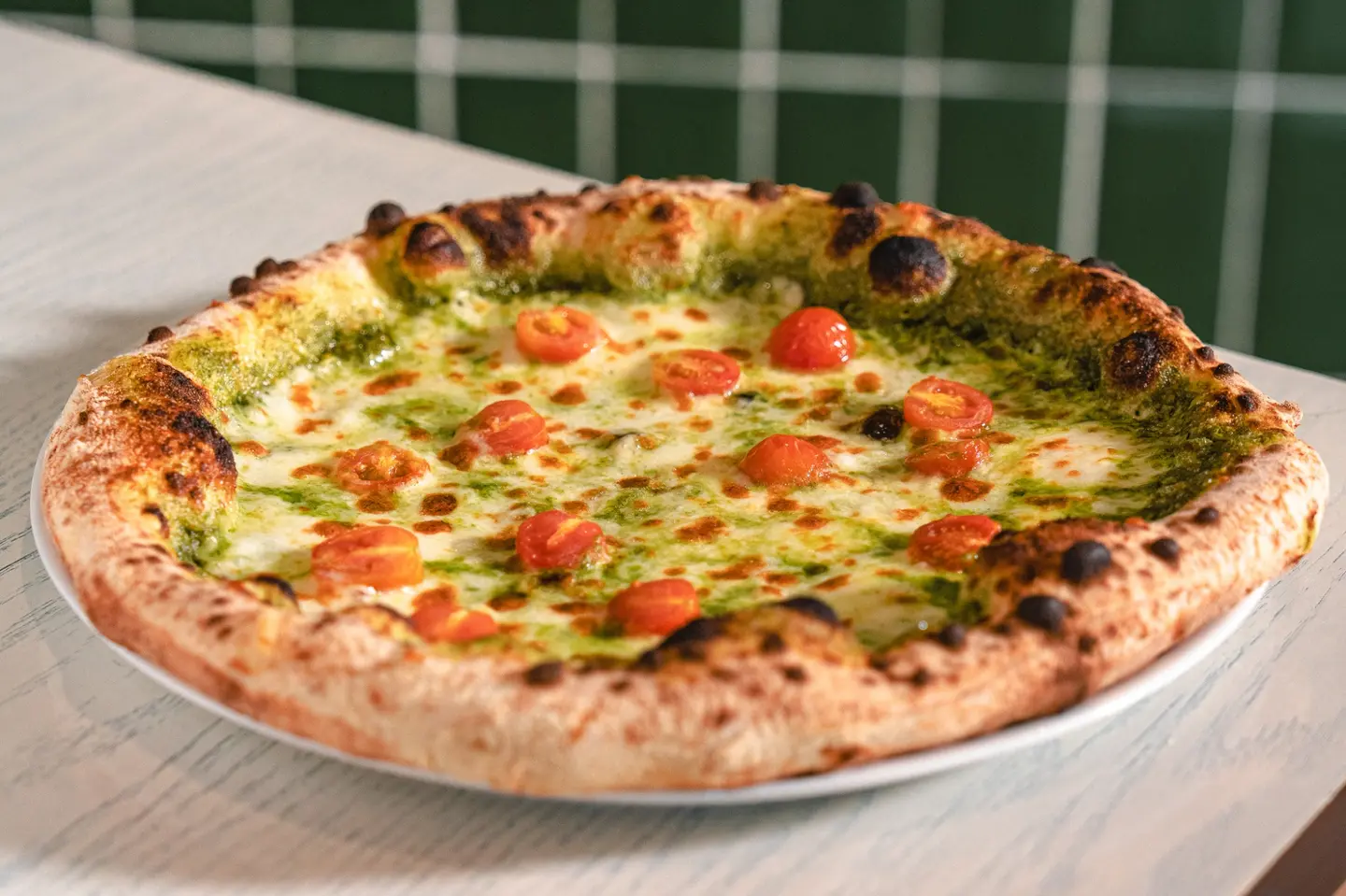 Pizza Capresecon Pesto