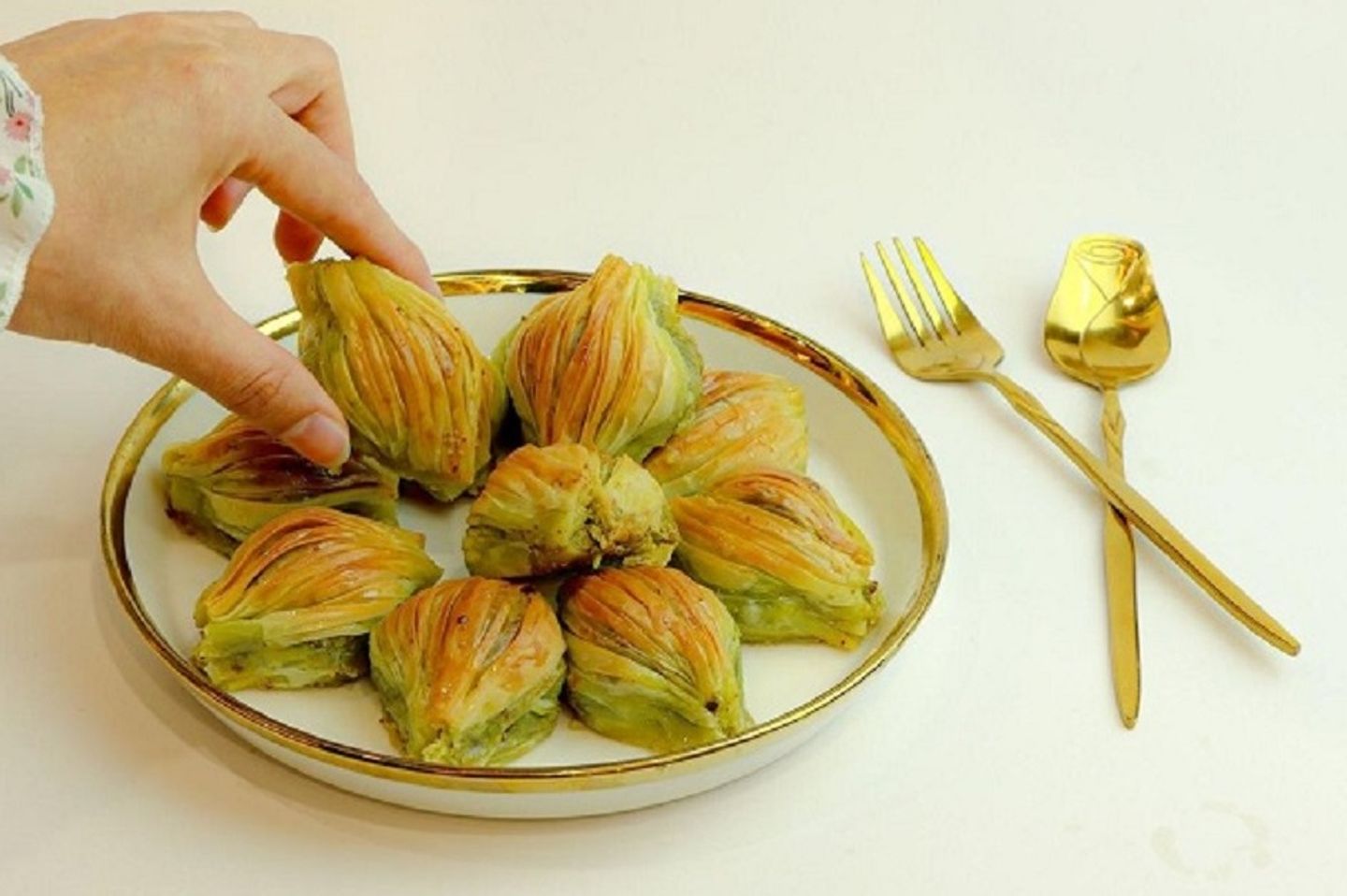 بقلاوة ميديا فستق تركي  - نص كيلو