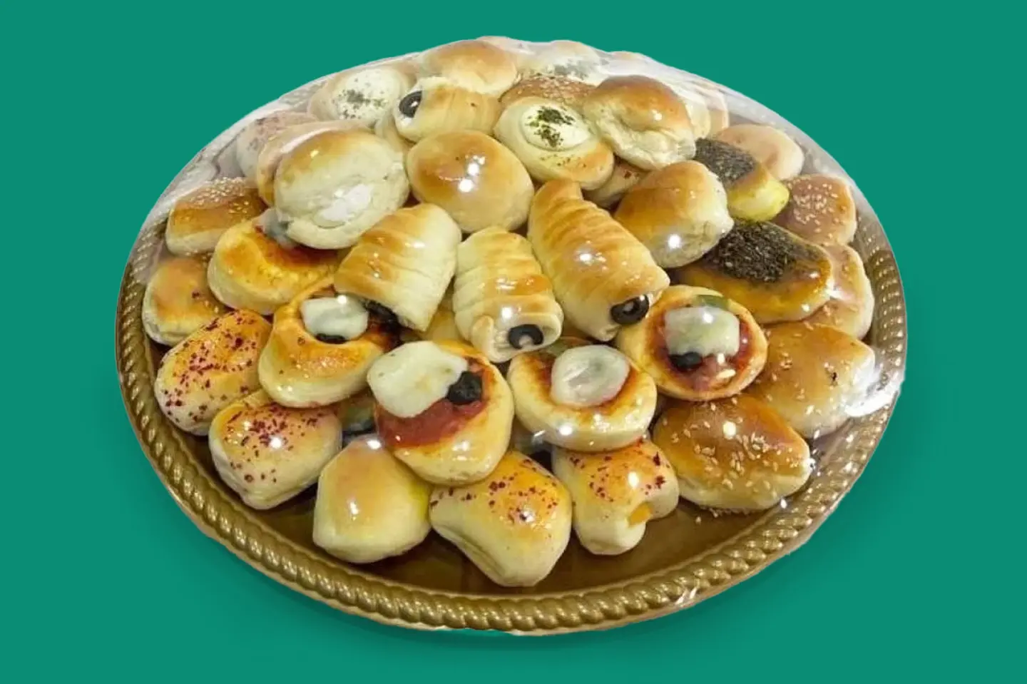 صحن معجنات مشكل صغير