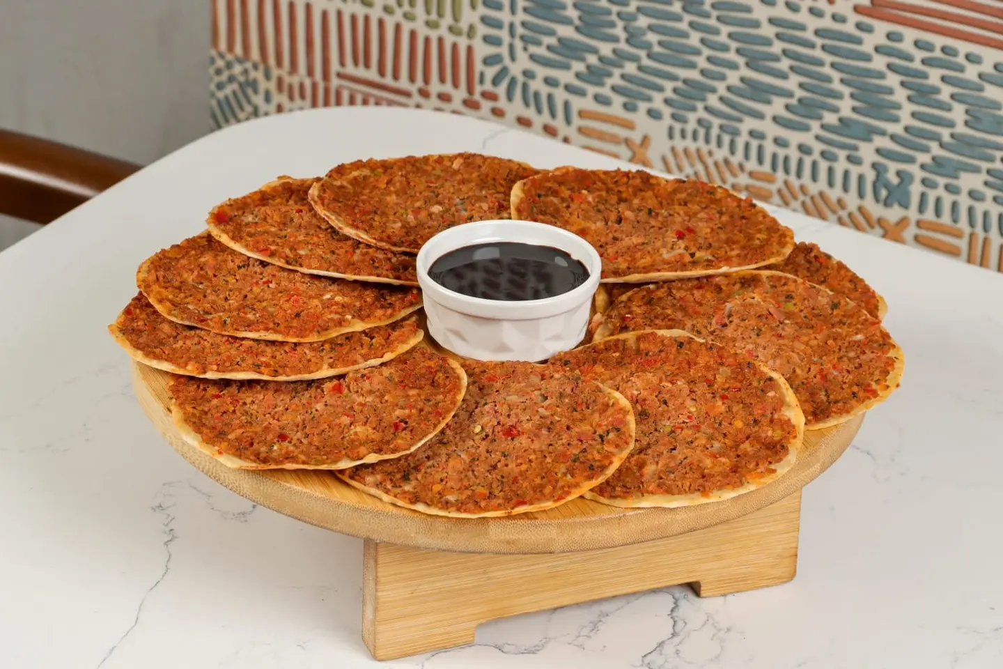 Lahmah Bel Ajeen With Vegetables
