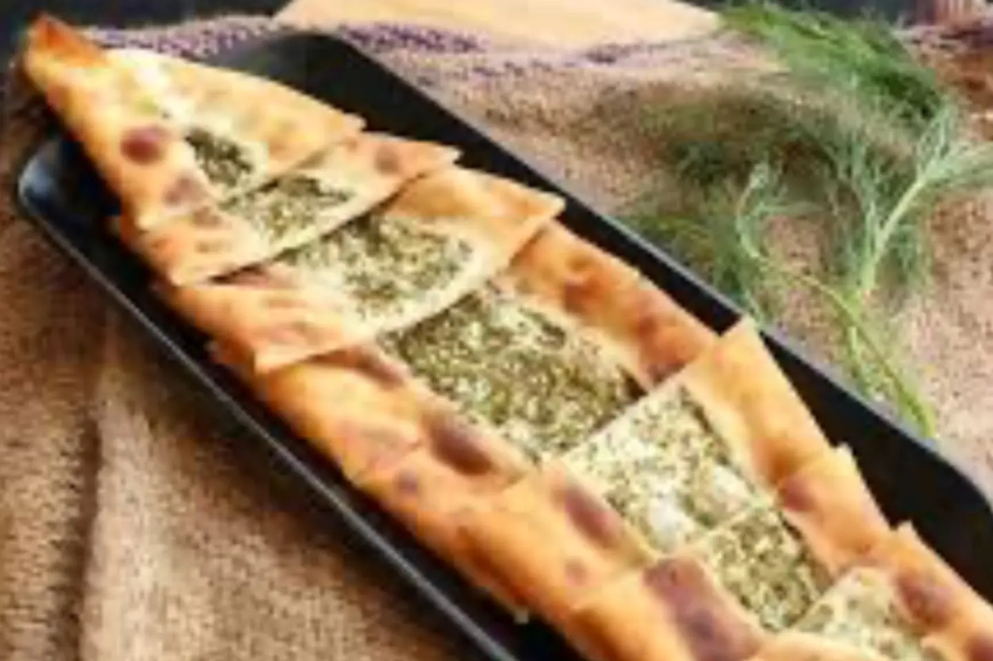 فطيرة جبن مع زعتر