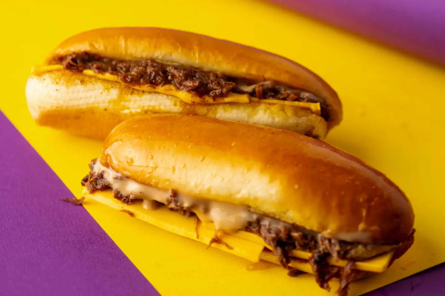 قطعتين سندويش بريسكت