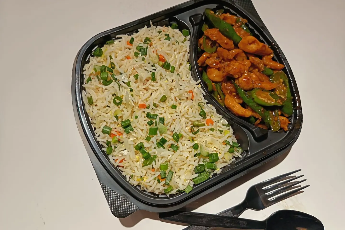 دجاج صيني بالفلفل الحار الجاف